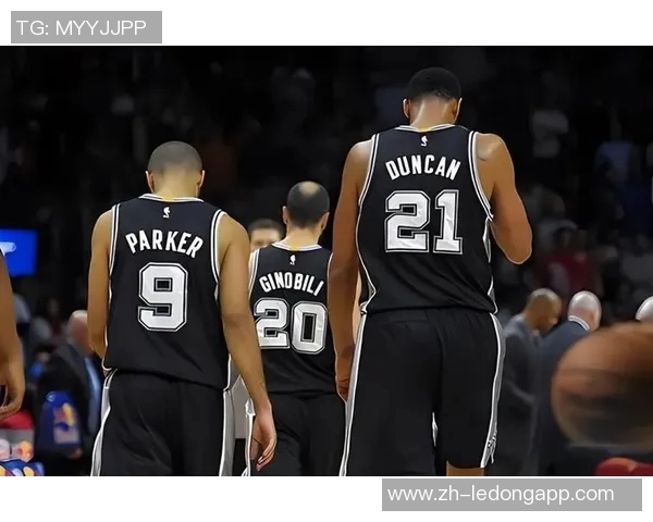 邓肯接班人闪耀赛场马刺锁定西决席位82连胜梦想成真 邓肯接班人闪耀赛场马刺锁定西决席位82连胜梦想成真