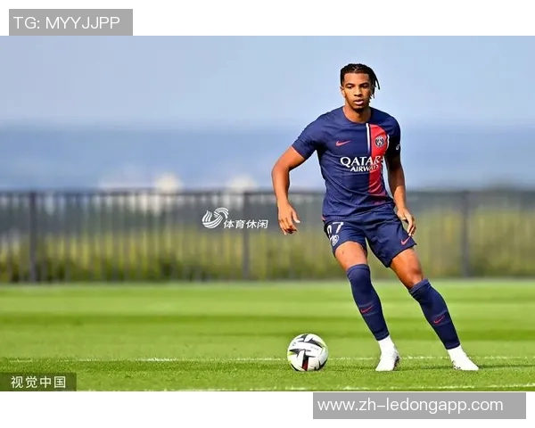 埃基蒂克身披法国队9号球衣有望首发出战引发热议